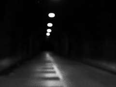 まっくらなトンネル