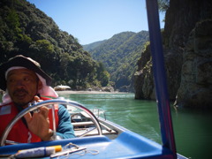 今日も瀞峡の風にふかれて。