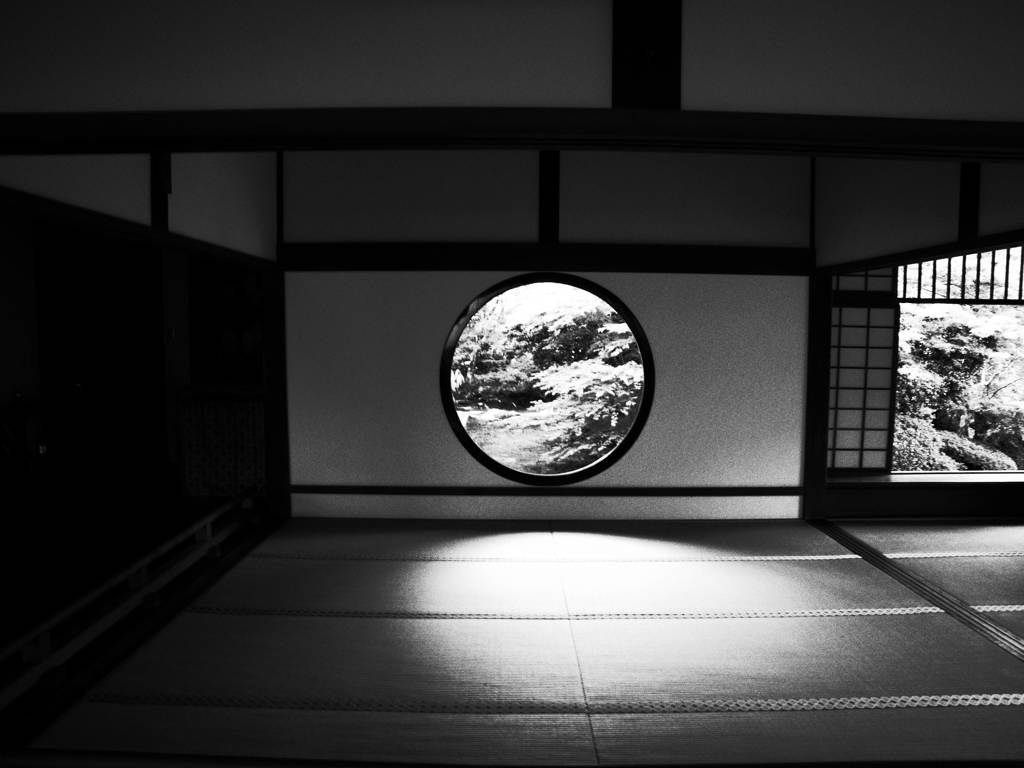 迷いの窓（monochrome)