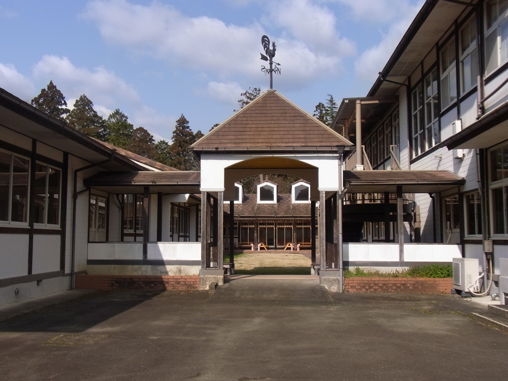 お洒落な廃校