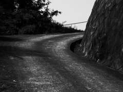 その先にあるもの・・・（白黒）