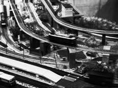 昭和の街を駆け巡る