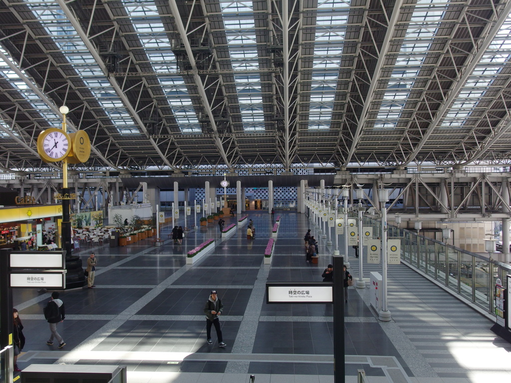 大阪駅　時空の広場