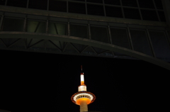 夜の京都タワー