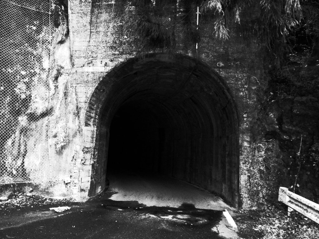 古いトンネル