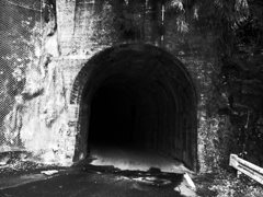 古いトンネル