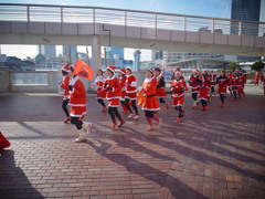 サンタクロース集団。