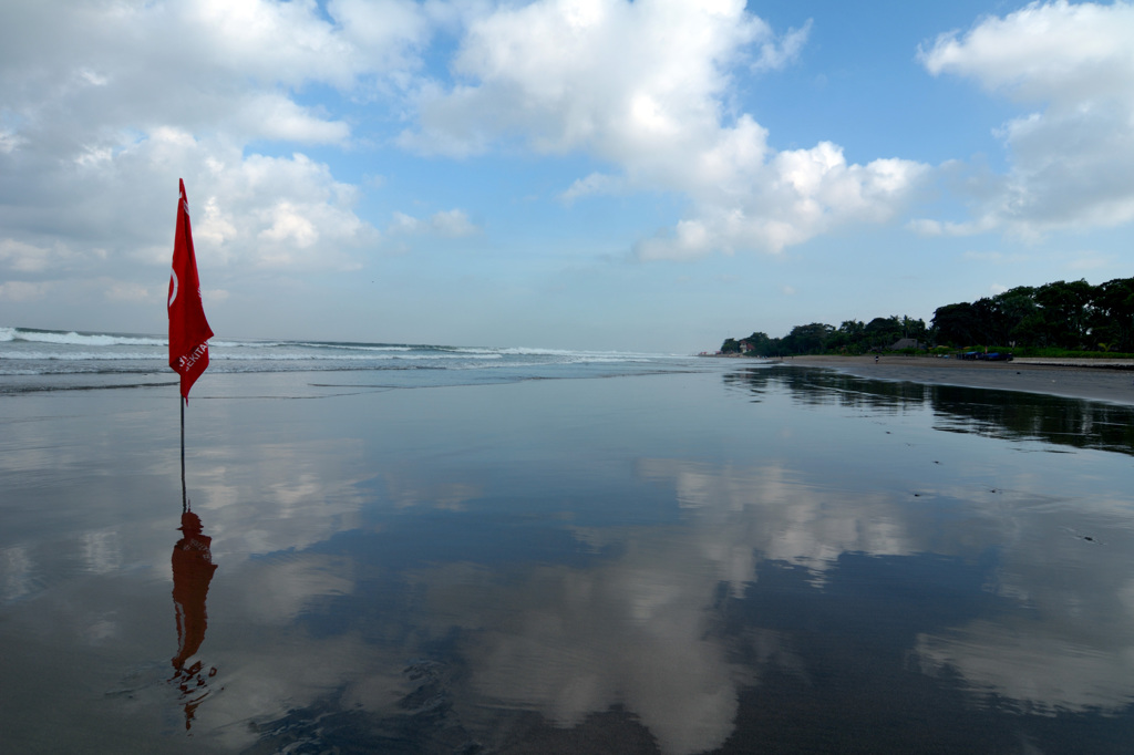 Over the Sea,Under the Sky