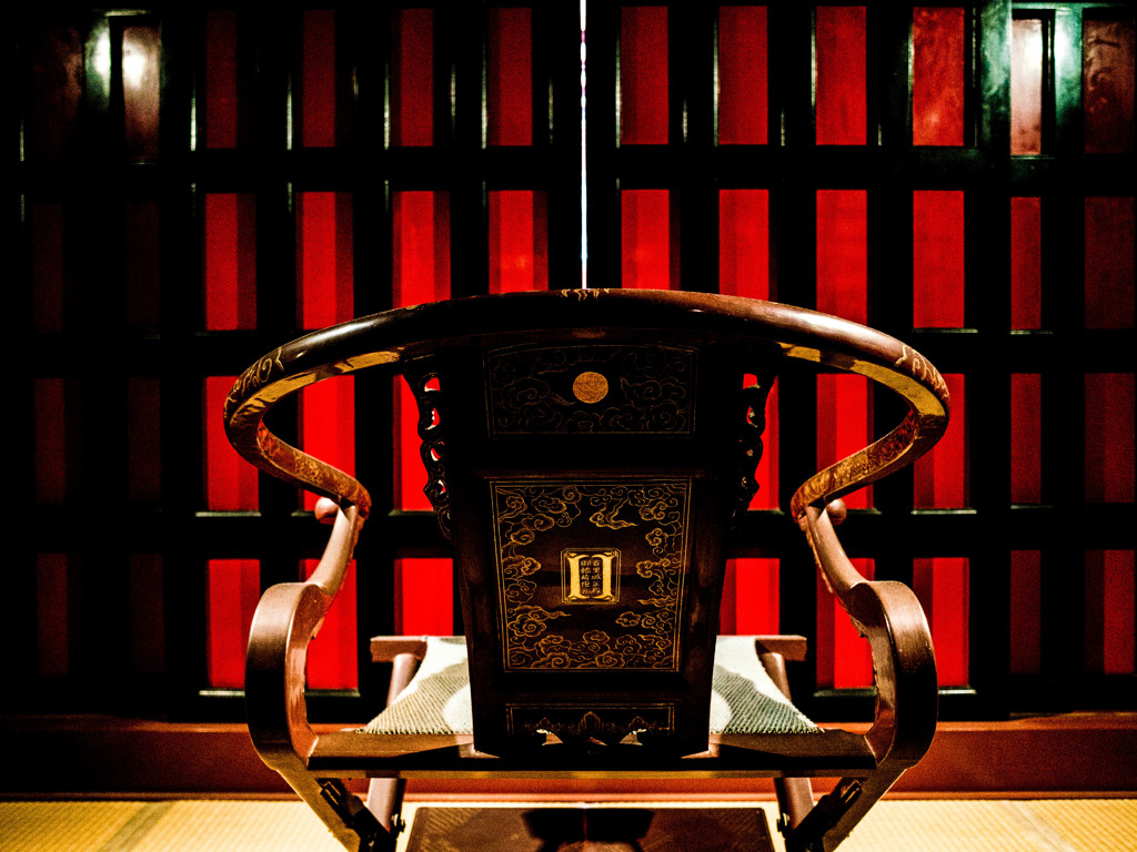 宮廷の椅子