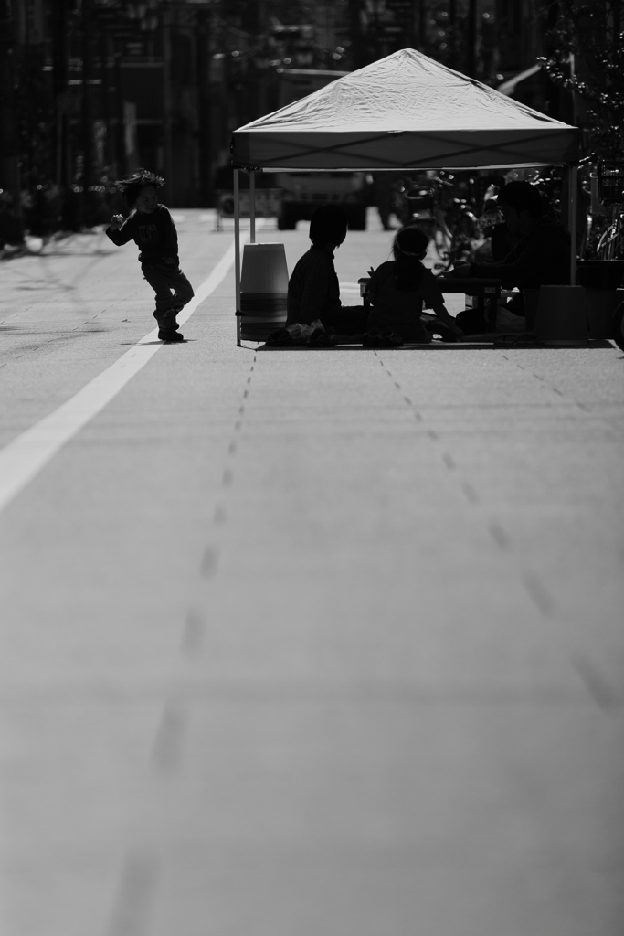 ミニホコ天・・　　下町の休日