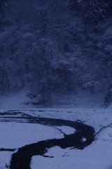 季節外れの雪　三題　蛇行