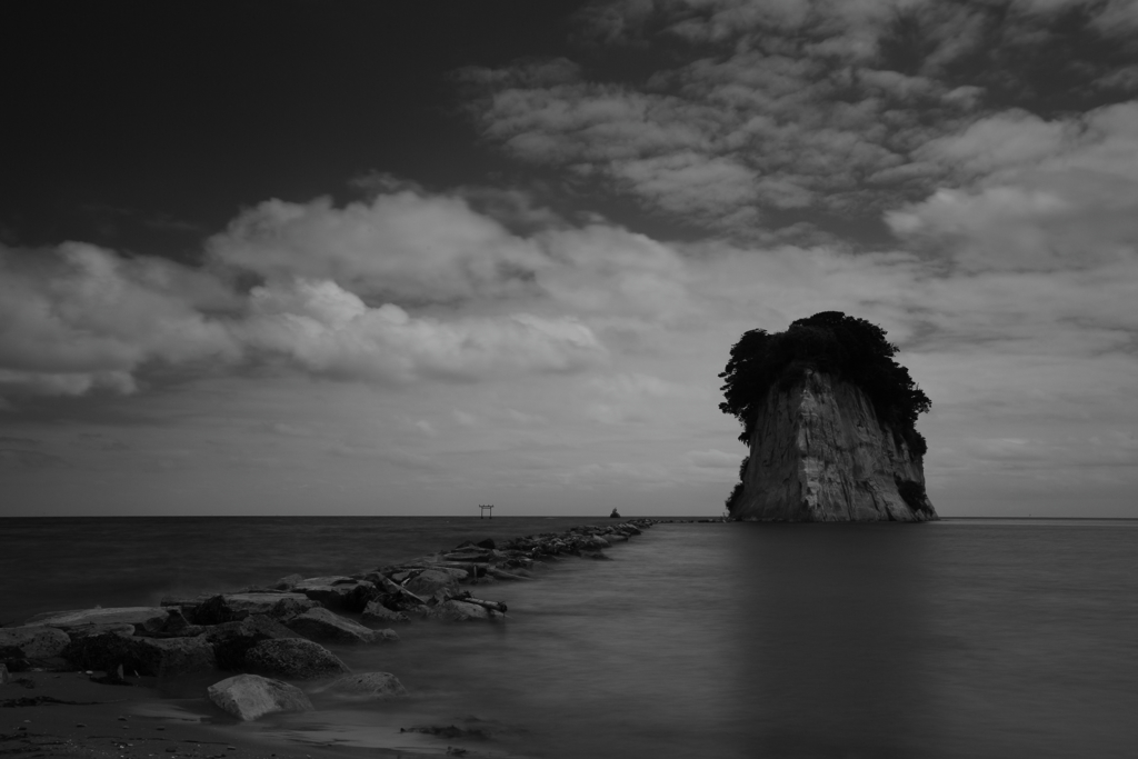 見附島