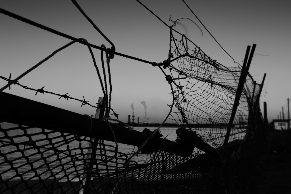 網フェンス　三題　架空の国境・・