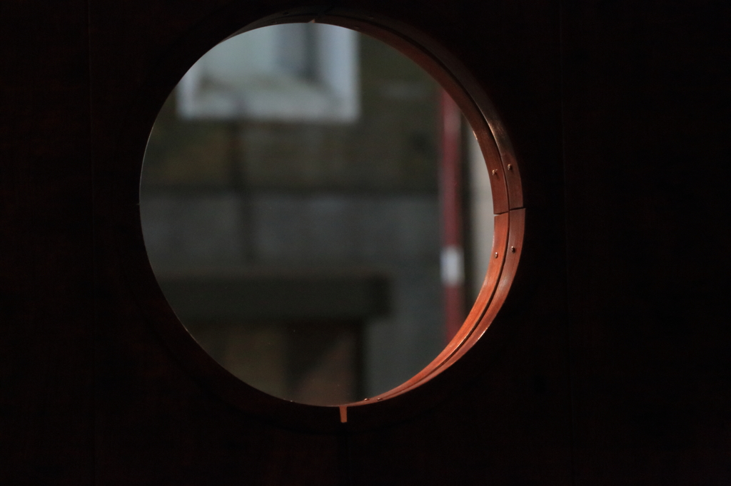 ドアを開けなよ、　　あの娘泣いてたぜ。