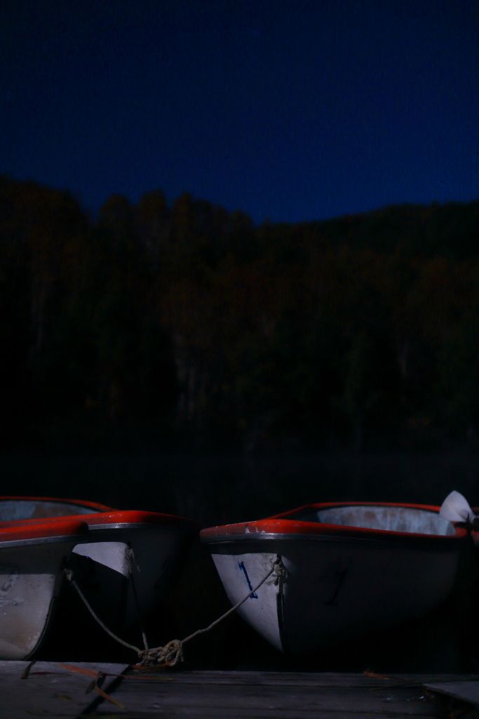 青い夜　　三題　　　　　湖畔　