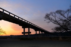 朝焼けの蓬莱橋