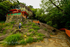 神倉神社と御神体のゴトビキ岩