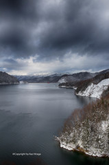 ダム湖の冬　1
