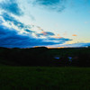 夕刻の空、羊と雲の丘