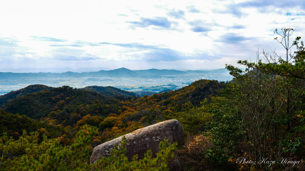 鍵岩から総社市を望む