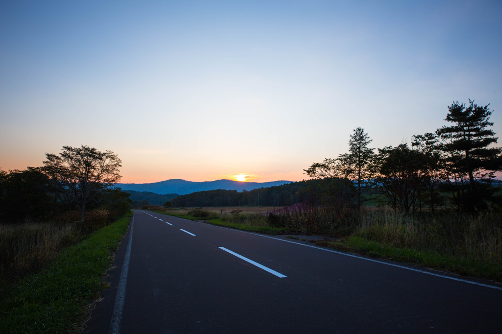 夕陽赤く