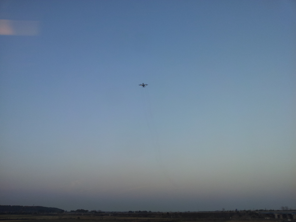 2016/11/14_飛び立つ飛行機を東北新幹線から激写