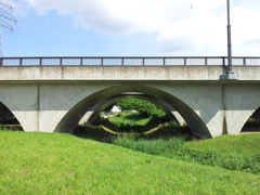 2018/07/14_中央公園とその上を通る高架