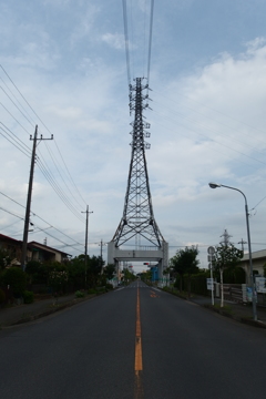 2015/06/20_道を跨ぐ鉄塔