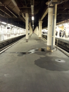 2016/04/04_上野駅13番線と14番線の間の謎のホーム
