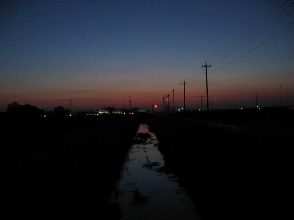 2017/04/15_用水路の夕暮れ