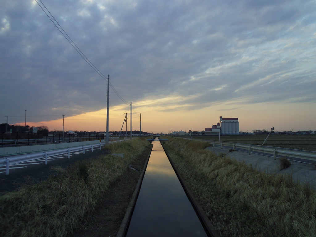 2017/03/25_用水路の夕暮れ