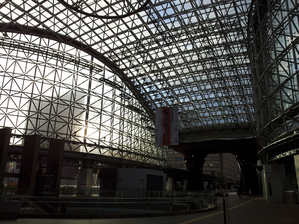 2016/05/12_金沢駅 もてなしドームと鼓門