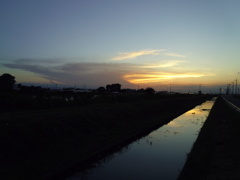 2016/08/07_用水路の夕暮れ