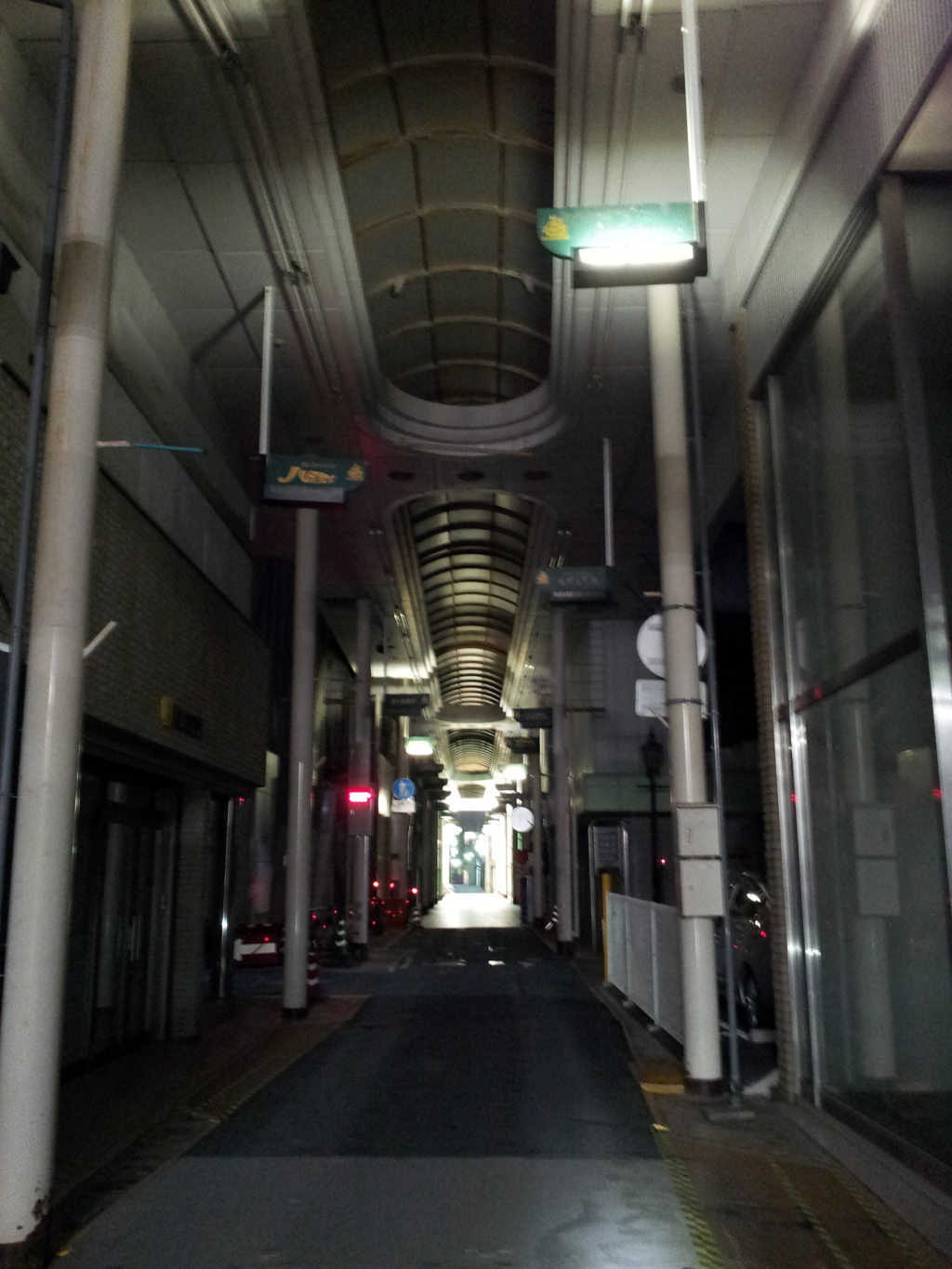 2017/10/26_夜の丸亀駅前商店街 ワーフ本町