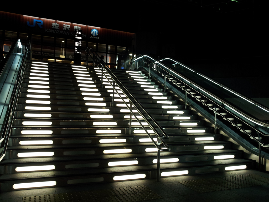 2016/05/11_夜の金沢駅