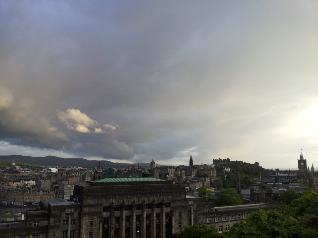 2016/05/21_カールトン・ヒルからエディンバラ市街を望む（没カット）