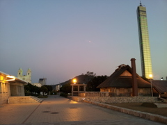 2017/10/26_夕暮れの道の駅恋人の聖地うたづ臨海公園とゴールドタワー