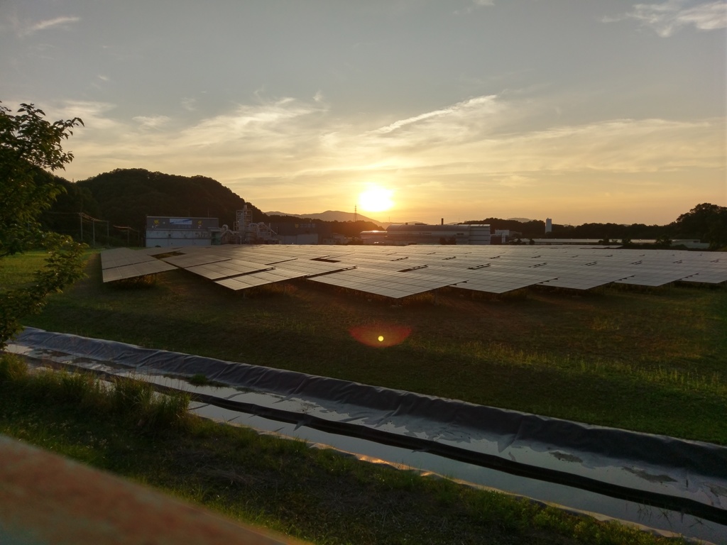 2018/06/24_太陽光パネルの夕暮れ