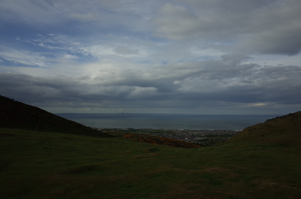 2016/05/20_アーサーズ・シートからフォース湾を望む