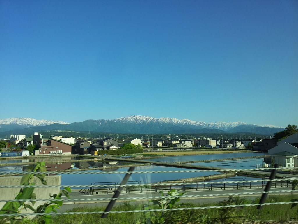 2017/05/19_車窓から立山連峰を望む