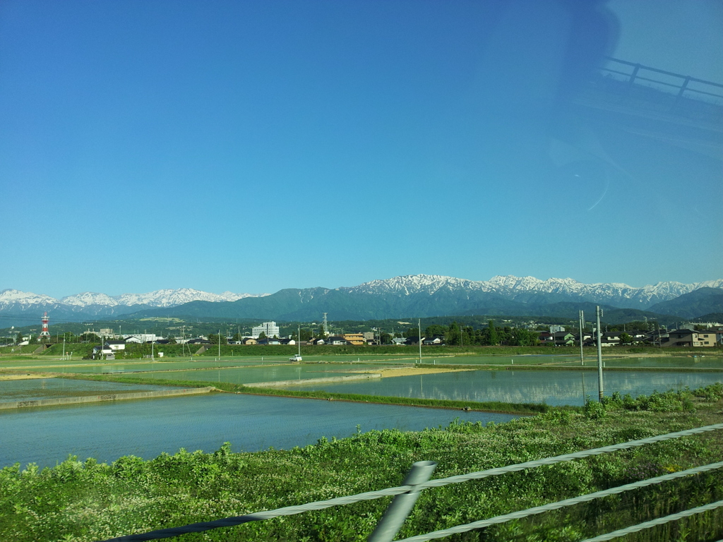 2017/05/19_車窓から立山連峰を望む