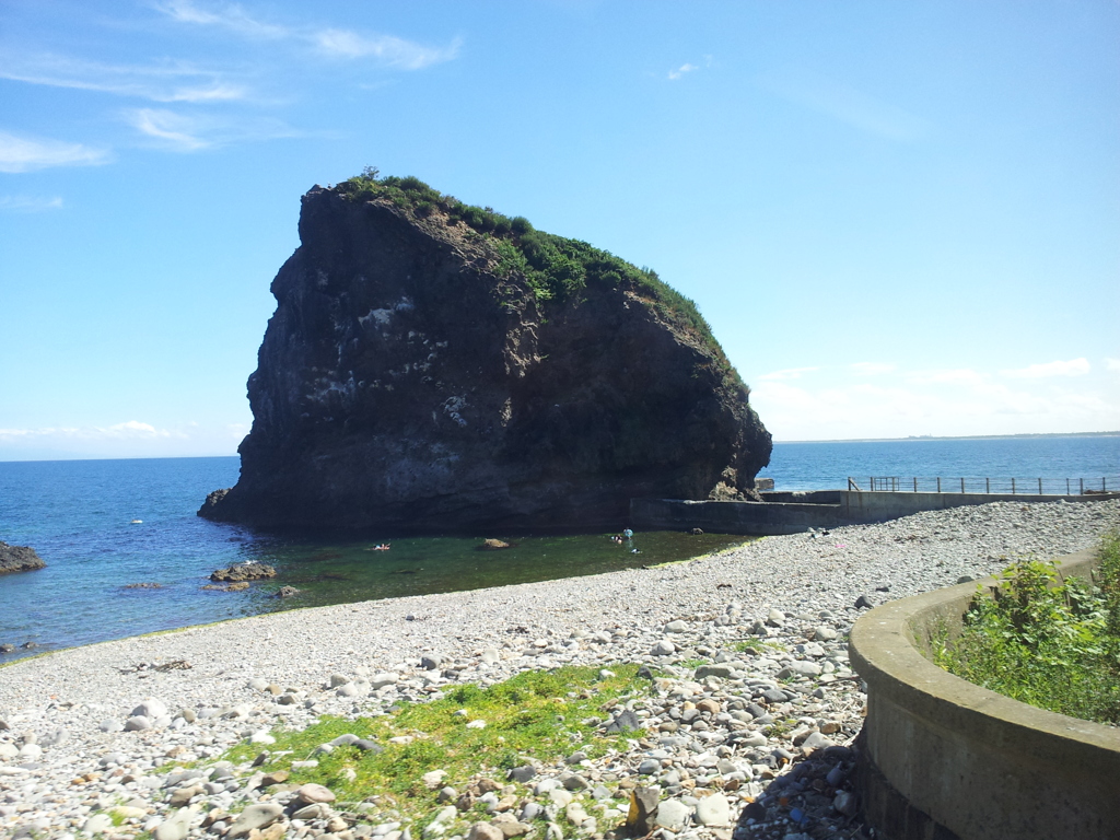 2016/08/14_函館本線 小樽〜札幌の車窓から石狩湾を望む