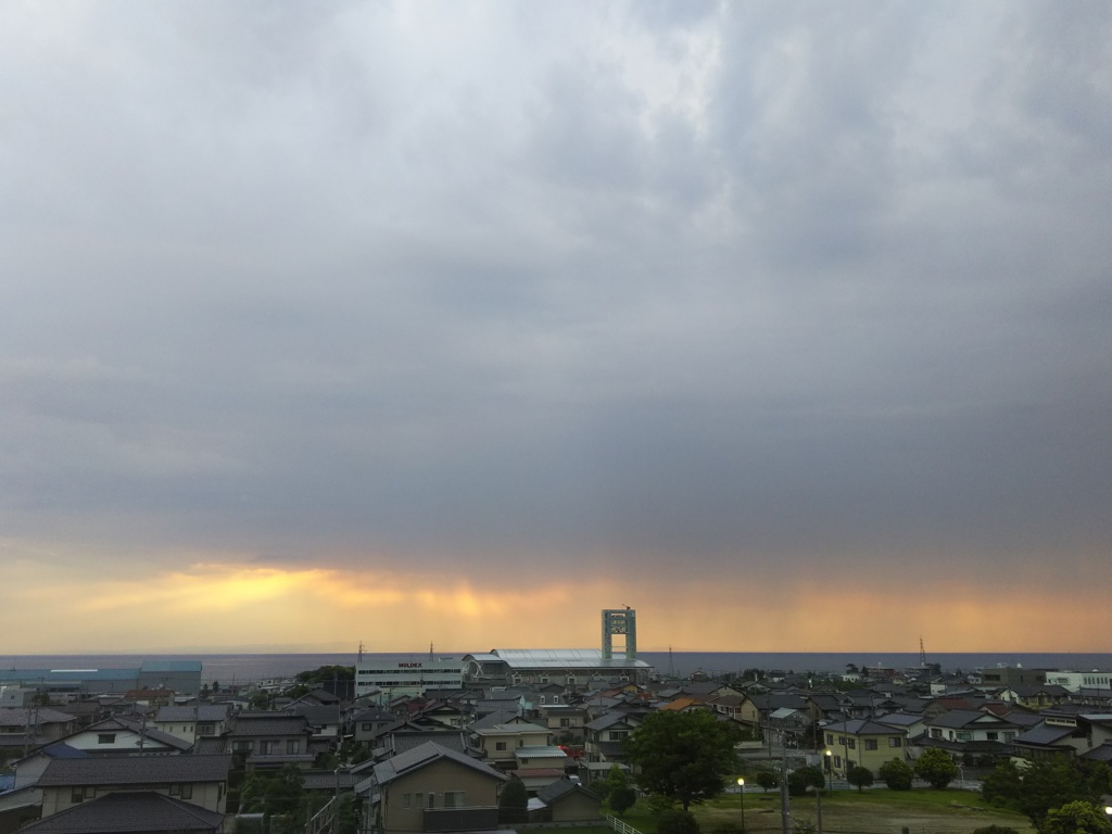 2017/06/15_宿から富山湾の天使の梯子を望む