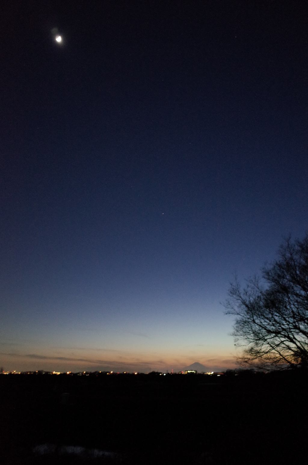 2014/12/27_夕暮れに月