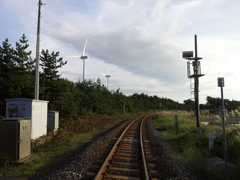 2018/09/13_大湊線の線路と風車