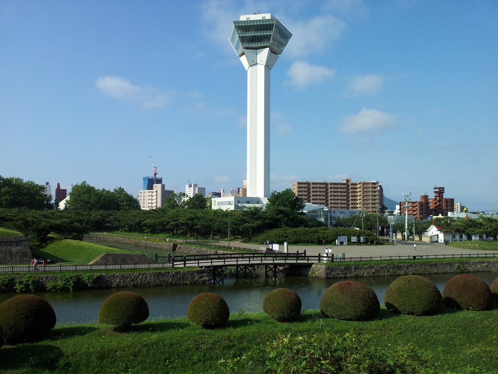 2016/08/13_五稜郭公園から五稜郭タワーを望む
