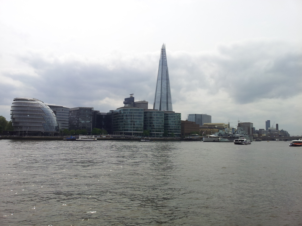 2016/05/19_テムズ河畔の現代建築物