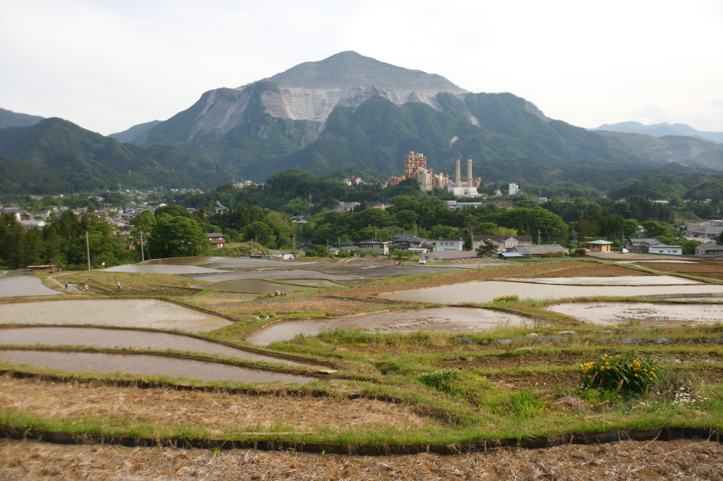 2015/05/23_寺坂棚田と武甲山
