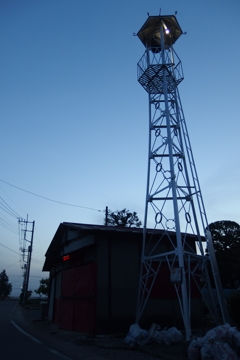 2016/05/07_夕暮れの火の見櫓と消防小屋