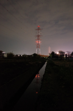 2014/11/30_夜の鉄塔と用水路